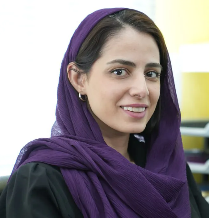 خانم ساناز حسینی مدرس